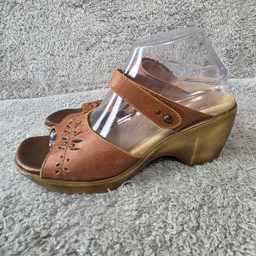 Naot Brown Leather Floral Laser Cutout Adj Strap Wedge Heeled Sandals EU 40 US 9